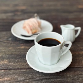 Nankai Tsusho F.O.B COOP Cafe Coffee Cup & Saucer White Size: Cup: Approx. 0.4 x H2.7 inches (11 x 7 cm) / Saucer: Approx. φ 5.4 inches (13.7 cm) x H2.5 0748-001