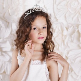 Kilshye Tiaras y coronas de princesa para niña, corona de diamantes de imitación plateados, accesorio para el cabello para niñas y mujeres (E)