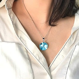 Happyyami Women's Luminous Necklace Round Pendant Blue Sky White Cloud Transparent Chain Accessories Necklace Jewellery Gift for Women, Resin