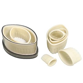 thermohauser American Football Cookie Cutter Set (Nylon), Wavy, White, Diameter 3.0 - 12.0 cm, 7-Piece