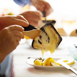 8 x Hofmeister® Wooden Raclette Spatulas, 13 cm, Protects Coated Raclette Pans, Heat-Resistant Raclette Spatula from Europe, Sturdy Raclette Accessories Made of Domestic Beech