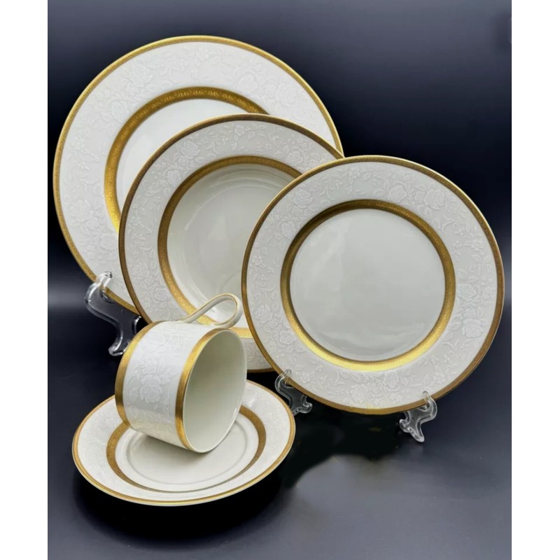 Mikasa ANTIQUE LACE 5 Piece Place Setting L-5531 Brand NEW