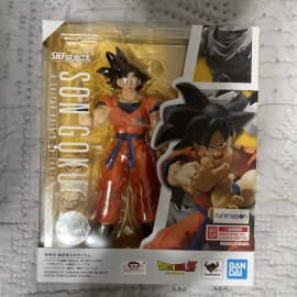 Bandai S.H. Figuarts Dragon Ball Z Goku A Saiyan Raised on Earth