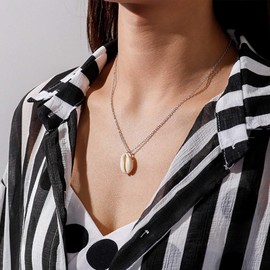 Inateannal Boho Cowrie Shell Pendant Necklace Silver Shell Choker Necklace Seashell Cowrie Necklace Vintage Sea Shell Necklace Jewelry for Women and Girls