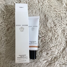 Bobbi Brown Vitamin Enriched Skin Tint SPF 15 (Golden 1) (50ml)