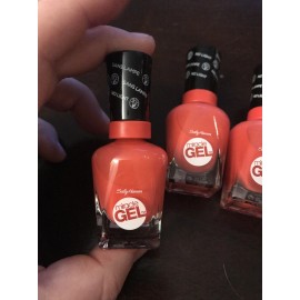 Sally Hansen Lot Of 4 Sally Hansen Miracle Gel No Light Nail Polish, World Wide Red 409