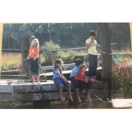 1970’S SEABROOK ISLAND RESORT POST CARD CHARLESTON, SC KIDS FISHING/CRABBI
