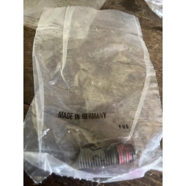 Yale NOS Yale Forklift Wheel Bolt 580027527