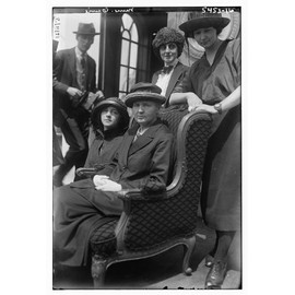HistoricalFindings Photo: Madame Marie Curie,Seats,Chairs,Daughters,Irene,Eve,Group Portraits,Women,Hats