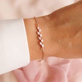 Pancert Rose Gold Leaf Bracelet for Women Dainty Cute Tiny Leaf Bracelet Adjustable Minimalist Cubic Zirconia Classic Chain Leaf Diamond Bracelets Everyday Wedding Jewelry Gifts