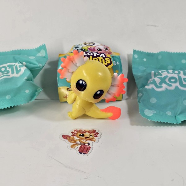 Zuru 5 Surprise Axolotl FLY-ALOTL A-LOT-A AXOLOTLS Yellow Figure HTF