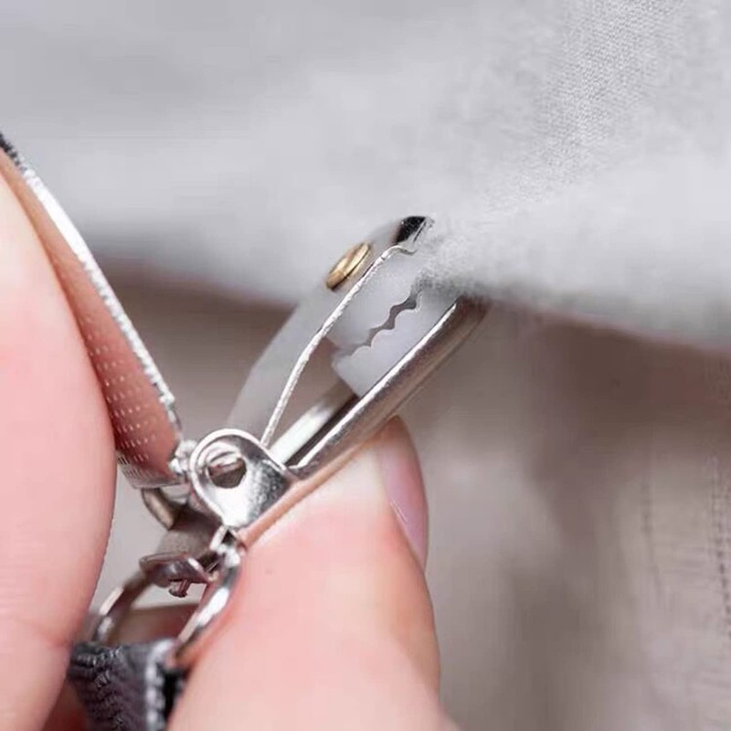 4 pieces adjustable bed sheet straps, triangle bed sheet clips,