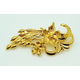 Vintage Gold Tone fashion jewelry Pin Brooch Flower  metal Floral Bouquet style