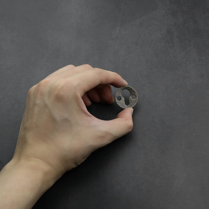 SING F LTD 20x Flat Round Keyhole Hangers Frame with