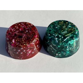 1 Green/1 Red Small Tower Buster Crystal Orgone Generator Energy Accumulator 528Hz/7.83Hz/Advance Harmonics Christmas X-Mas Gift (Red/Green Transparent)