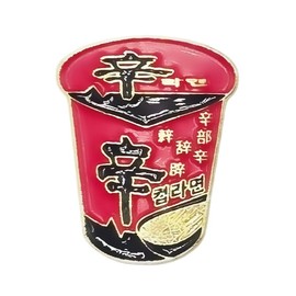 Spicy Korean Cup Ramen Design – Funny Golf Ball Marker – Unique Enamel Marker with Magnetic Hat Clip – K-Food Inspired Gift for Golfers