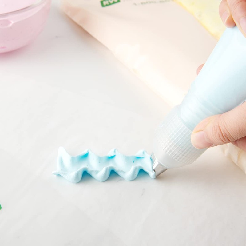 Restaurantware Pastry Tek Piping Tip 1 Triple Star Pastry Tip