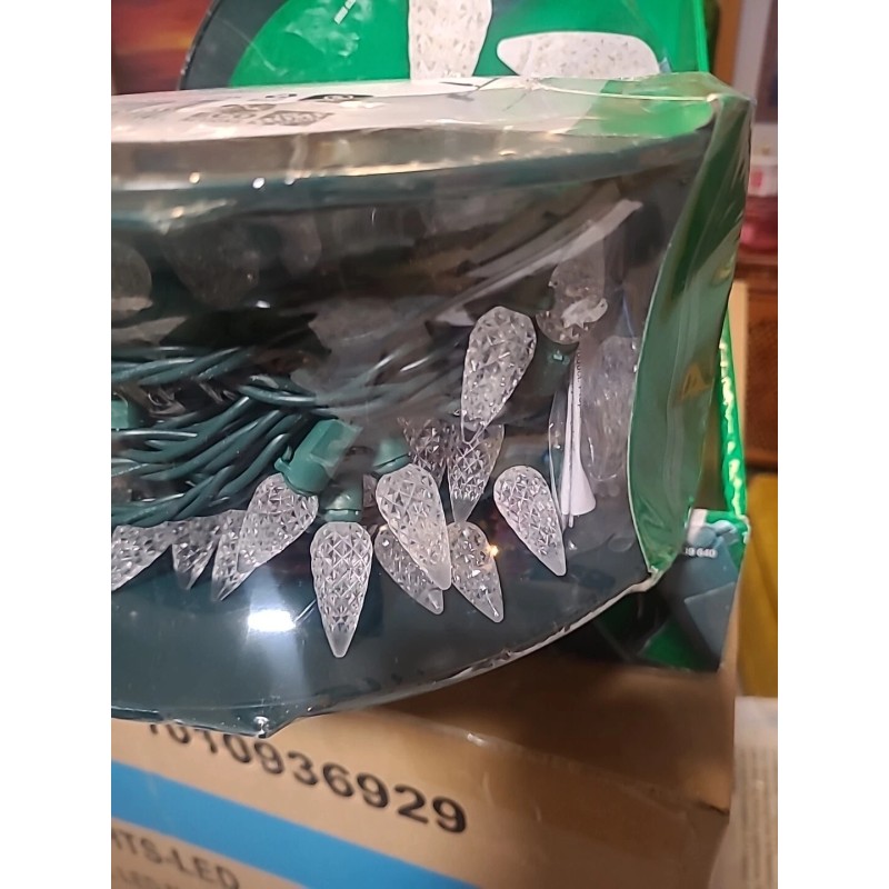 Home Accents 150 warm white C6 LED lights SUPER BRIGHT