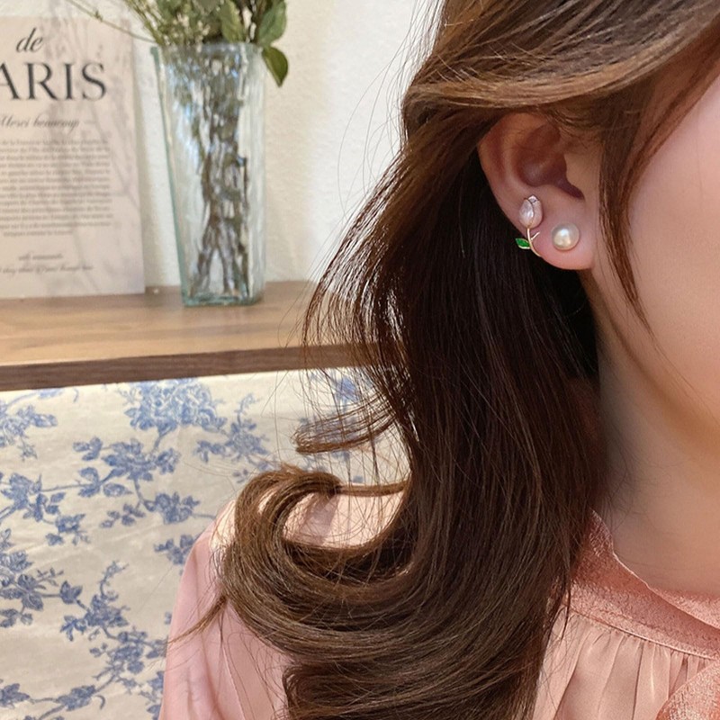 MAQVQLU Tulip Pearl Stud Earrings - Front and Back Earrings