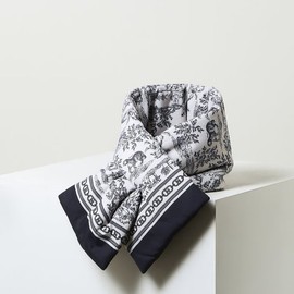 Hazzys (대구신세계)Toile de Jouy 뜨왈드주이 패턴 패딩 머플러 HIMU5E311N2 (Daegu Shinsegae) Toile de Jouy Pattern Padding Muffler HIMU5E311N2