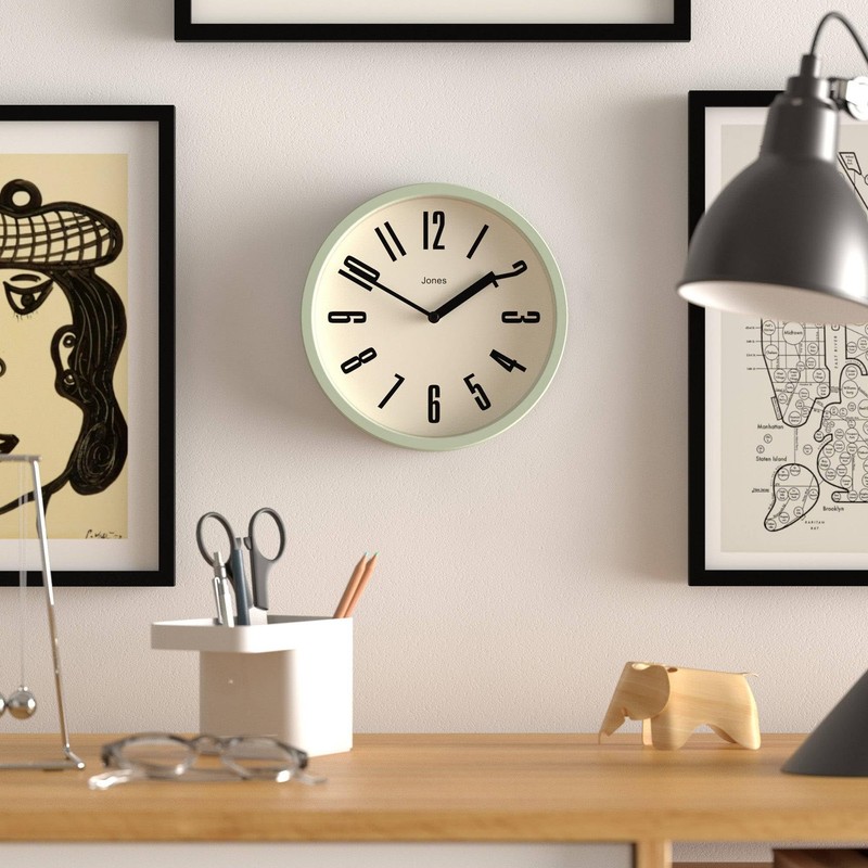 JONES CLOCKS® Hot Tub wall Clock | Small Retro Round