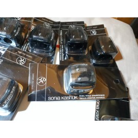 Sonia Kashuk Box of 18 piece Sonia Kashuk Dual Hole Makeup Sharpener Taille-crayon double