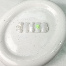 White Aurora Lump Nail - Glue / 화이트 오로라덩어리 네일 - 글루