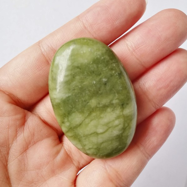 Manekieko Natural Green Jade Mini Oval Palm Pocket Healing Crystal Massage Spa Energy Stone,Crystals and Healing Stones