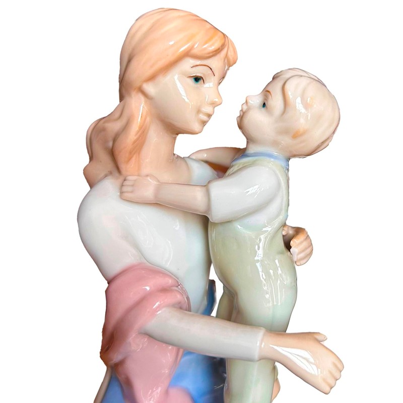 MTME Porcelain Figurines, New Mother and Sleeping Baby, Wedding Gift,