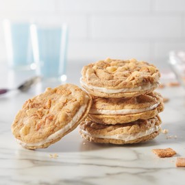 Betty Crocker Cinnamon Toast Crunch Frosting, Made with Cinnadust, 16 oz (Pack of 8)