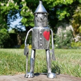 Tin Man Garden Statue Metal Figure Wizard Of Oz Found His Heart Ornament Gift Outdoor Sculpture