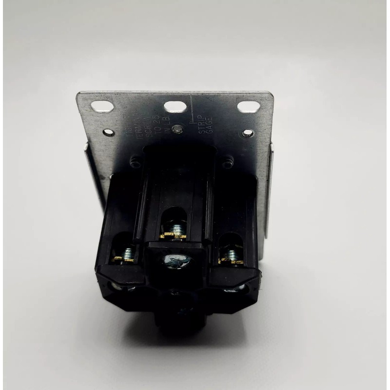 Leviton Leviton 279 50 Amp 125/250 Volt 3P 4W Flush