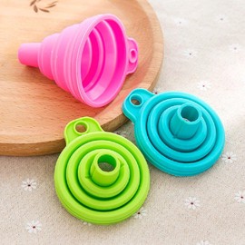 Juego de 3 embudos de silicona plegable de silicona Hoppe para rellenar botellas pequeñas o mini, aceite, especias, transferencia de líquido, rosa, azul y verde