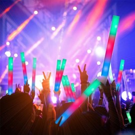 SHQDD 210 PCS Varillas Luminosas de Espuma con 3 Modos de Parpadeo Colorido, Suministros de Fiesta que Brillan en la Oscuridad, a Granel para Bodas, R