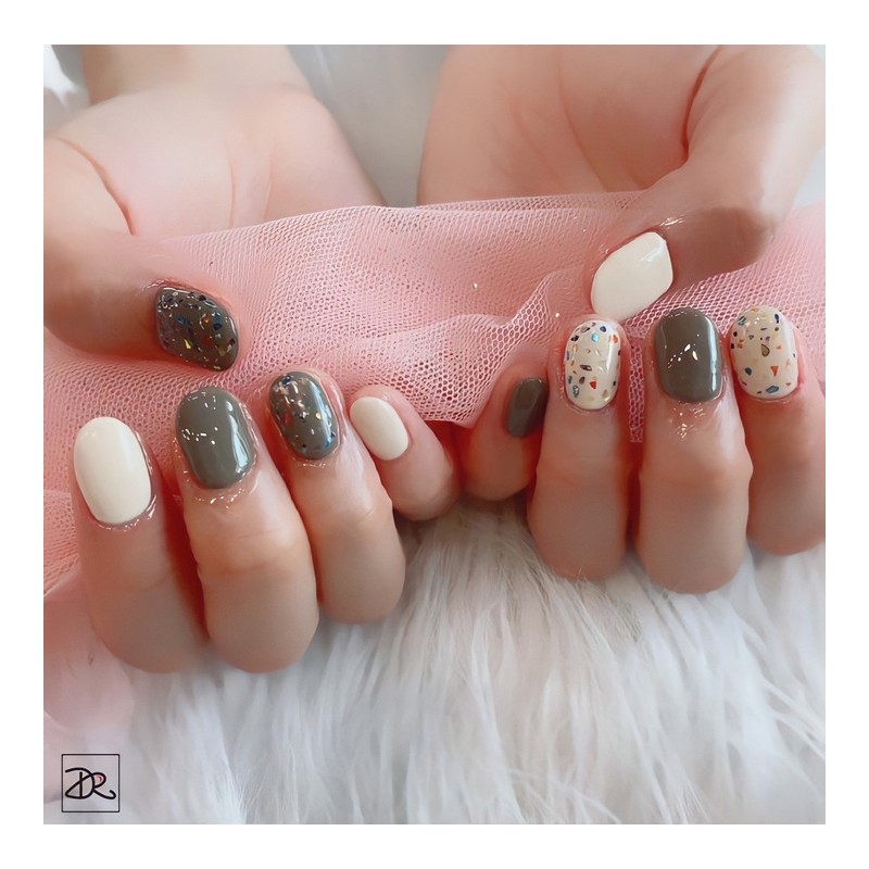 [Handmade nail tip] Terrazzo mixed mother-of-pearl nails / [수제네일팁] 테라조