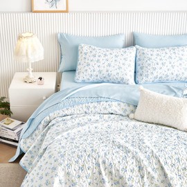 Wake In Cloud - Floral Quilt Set, Coquette Cottagecore Shabby Chic Flower Pattern for Women Teen Girls, Reversible Lightweight Bedspread Coverlet, 3 Pieces, White Blue, Twin/Twin XL Size