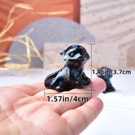 WUYOUSHI Blue Amphibole Otter Figurine - Hand Carved Healing Crystal Otter Statue, Lucky Gemstone Sculpture for Home Office Desk Decor, Spiritual Gift for Animal Lovers & Nature Enthusiasts