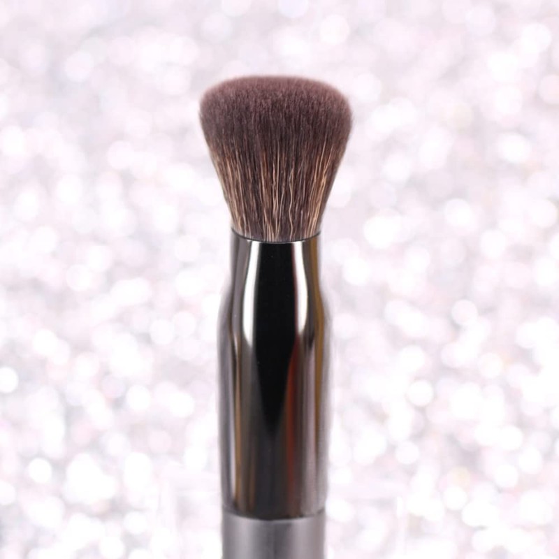 Vela.Yue Flat contour brush for precise delicate blending and contours