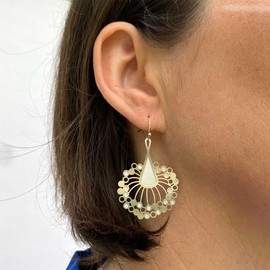 Go Do Good Hook Earrings - Gum Blossom