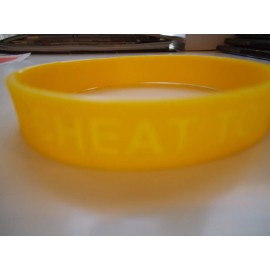 Parody Lance Armstrong yellow rubber bracelet "CHEAT TO WIN" Livestrong Onion