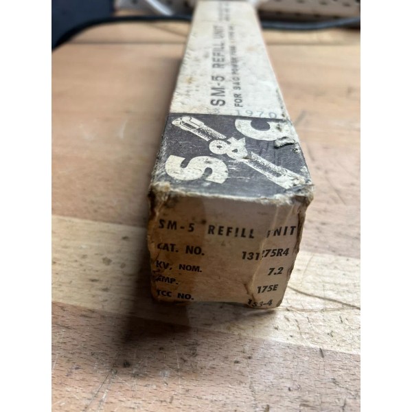 S&M SURPLUS S&C SM-5 Refill Unit 131275R4 7.2kV Nom. 17kV
