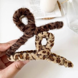New 2024 Autumn/Winter Leopard Mohair Plush Hair Claw Clip for Women Brown 20ea