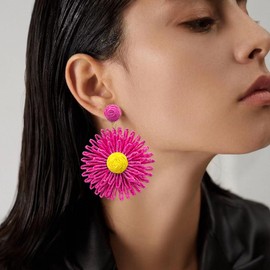 Chanaiqw Raffia Daisy Flower Earrings Raffia Straw Wrapped Daisy Drop Dangle Earrings Summer Tropical Beach Jewelry (Hot Pink)