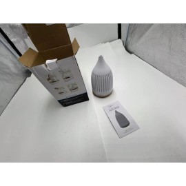 Mainstays (QTY 2) Mainstays Cool Mist Ultrasonic Aroma Diffuser MSSP22-1070WD 100ml White