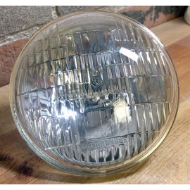 Wagner H4467 5 3/4" Round 12 V Sealed Beam Motorcycle Headlight 50W / 35W