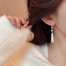 Xmsrn Vintage Long Pearl Dangle Earrings Crystal Stud Earrings Long Pearl Bar Earrings Boho Pearl Bar Drop Earrings Rhinestone Pearl Drop Earrings For Women, Zinc, No Gemstone
