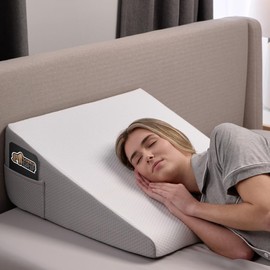 GORILLA GRIP Bed Wedge Ergonomic Sleeping Pillow, Soft Dual Layer Memory Foam, Stay in Place Dots, Breathable, Headboard Triangle Sleep Support for Reading Acid Reflux Anti Snoring, 12in White Gray