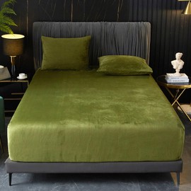 Ivellow Velvet Fitted Sheet King Size, 1 Pack Luxury Green Velvet Sheets with 18” Extra Deep Pocket King Fitted Sheet Only Extra Soft Flannel Bed Sheets Cozy Warmth Plush Bottom Sheets No Pillowcases