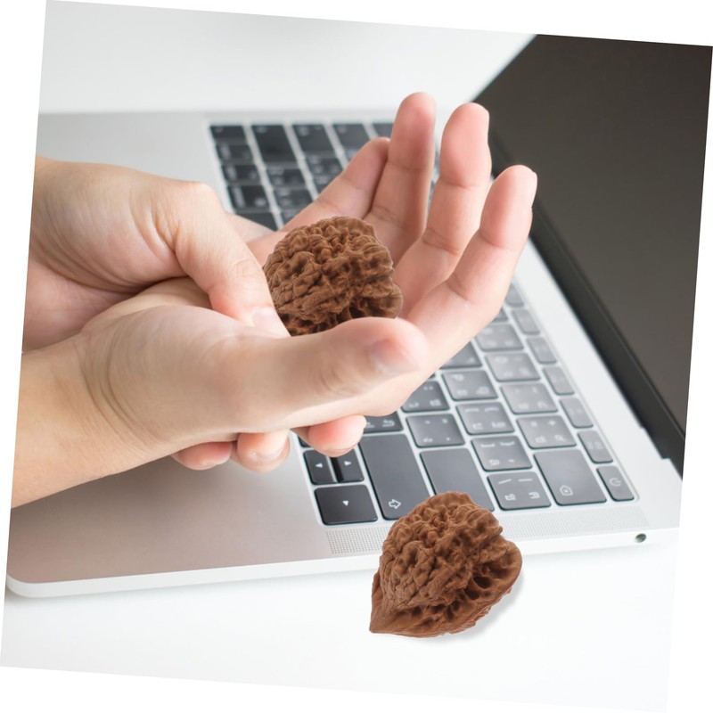 KOMBIUDA 2pcs Walnut Hand Massage Balls for Acupressure Therapy and