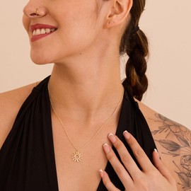 Txdvbls Gold Sun Necklace - Boho Dainty Necklace for Women - Radiate Positive Energy, Celestial Pendant Summer Jewelry